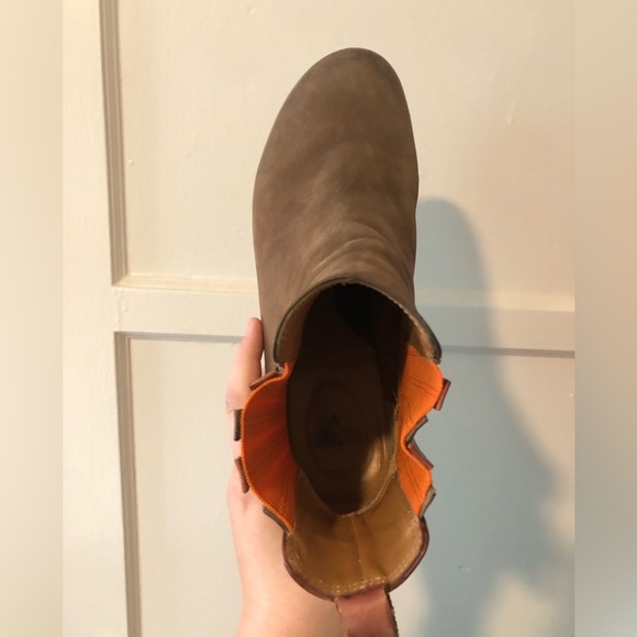 John Fluevog leather boots, size 9.5 Women’s - Picture 3 of 7